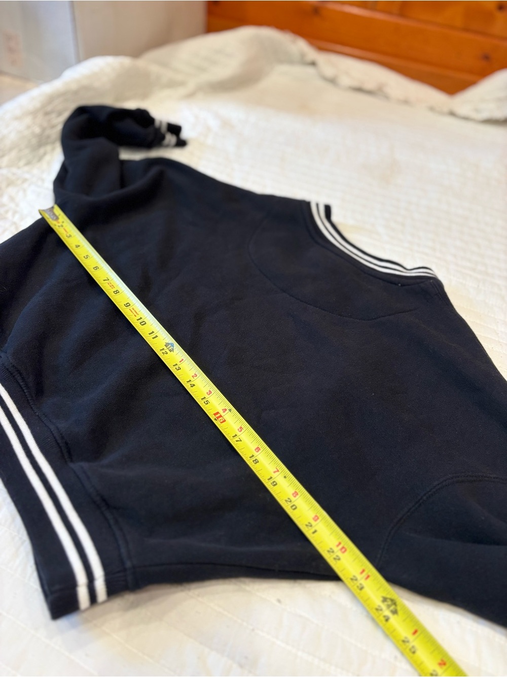 Bass Pro Shops Striped V-Neck Black & White Varsity Sweater Women's Small - Picture 5 of 6